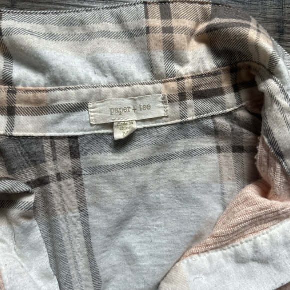 Used cropped flannel - Picture 2 of 3